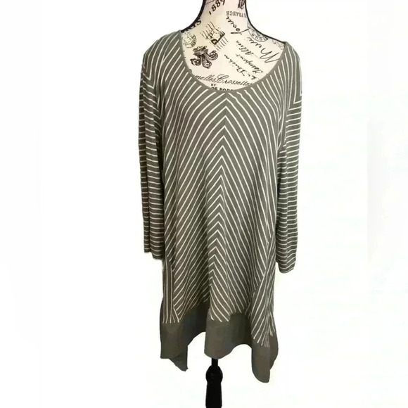 Chicos Women’s 3 (XL) long green and white stripe blouse long asymmetrical hem - Picture 1 of 5